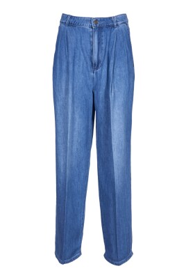 jean-denim-bleu-avec-large-plis