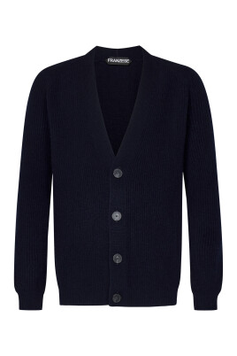 blue-cashmere-cardigan-brad-pitt-model