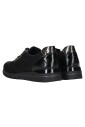 sneaker-noir-elegant-avec-details-vernis