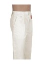 pantalon-en-coton-blanc-avec-patch-en-daim