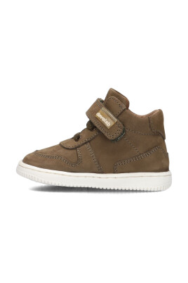 stijlvolle-hoge-sneakers