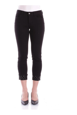 black-skinny-jeans-with-rhinestone-decorations