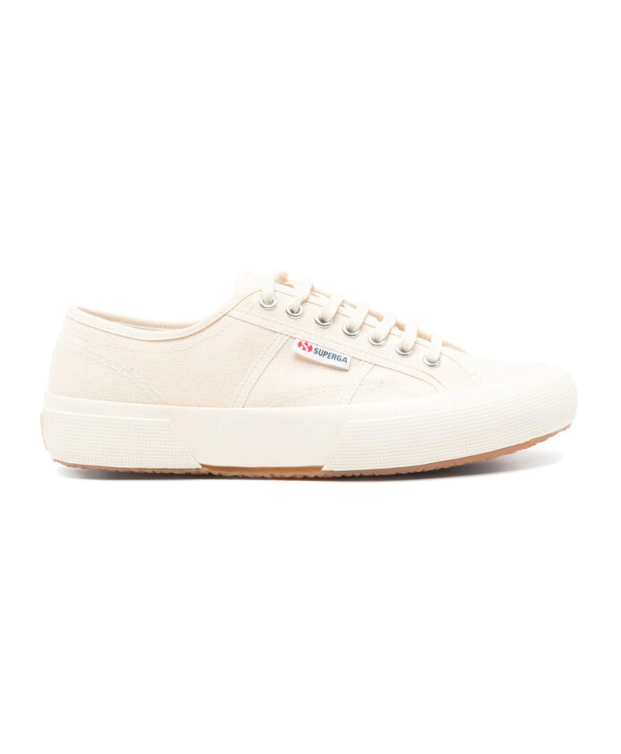 witte-vetersneaker-met-rubberen-zool
