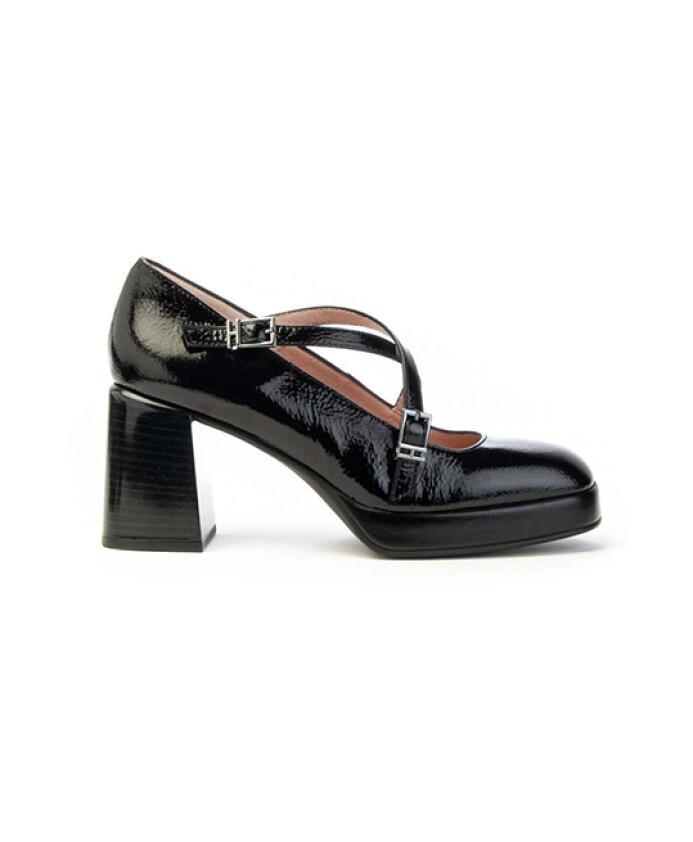 escarpins-decollete-en-cuir-verni
