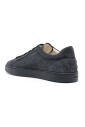 sneakers-bleues-en-daim-avec-semelle-en-caoutchouc