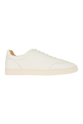 sneakers-blanches-elevent-style-garde-robe-moderne
