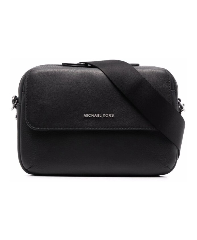 casual-messenger-bag-in-black-leather