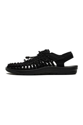 unik-sort-sneakers-behagelig-stilfuld