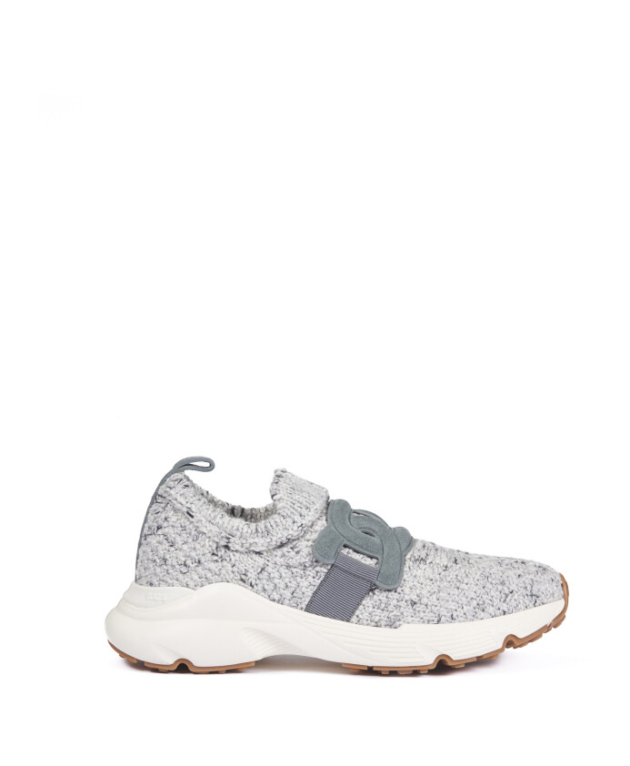 slip-on-sneaker-gris-avec-chaine-en-daim