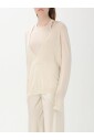 gilet-beige-en-soie-a-col-en-v
