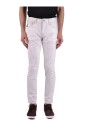 jeans-en-denim-classiques-pour-un-usage-quotidien