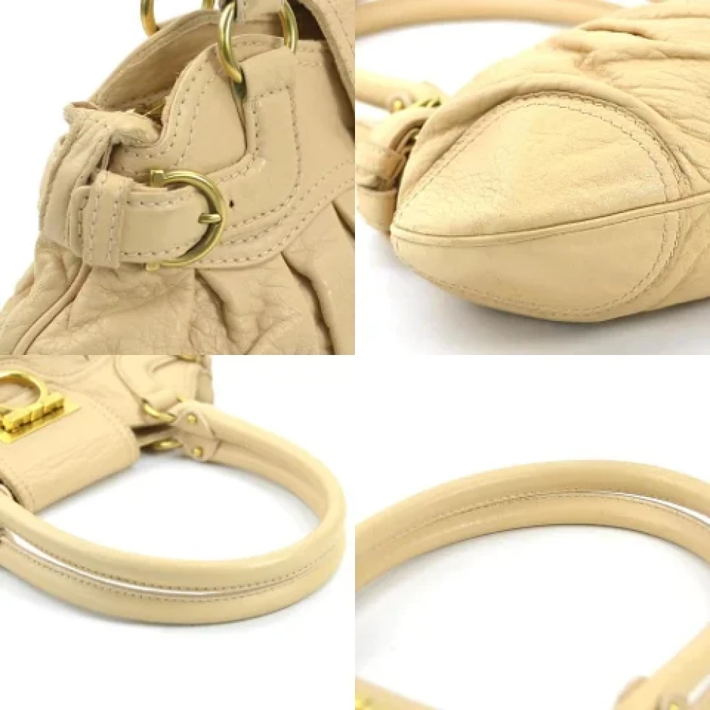 Salvatore Ferragamo Pre-owned Leather handbags Beige Dames