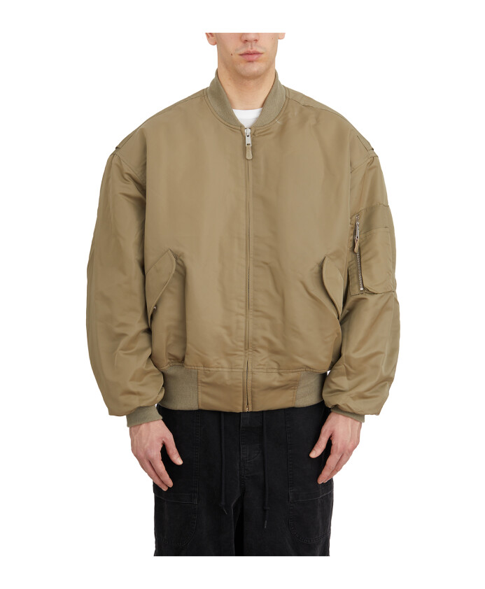 smoked-cream-bomber-broad