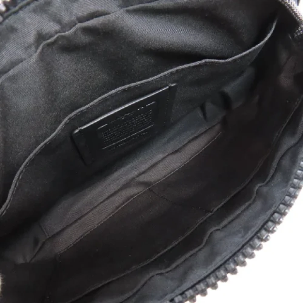Coach Pre-owned Plastic shoulder-bags Black Dames