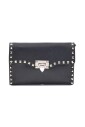 pochette-en-cuir-cloute