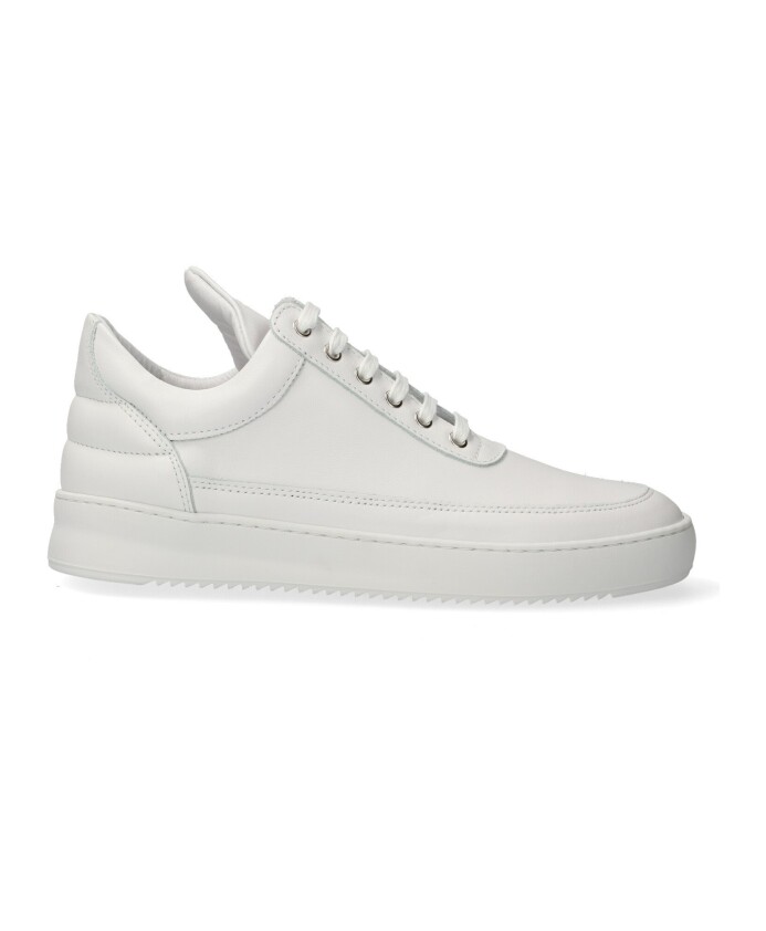 baskets-en-cuir-blanc-avec-semelle-en-caoutchouc-cotelee