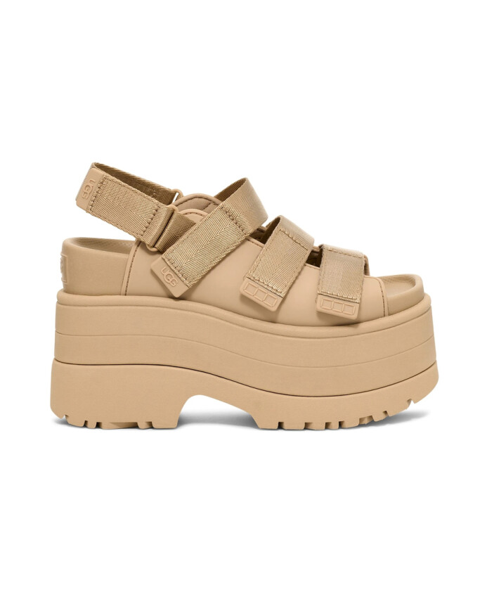 sandales-beiges-avec-fermeture-a-scratch