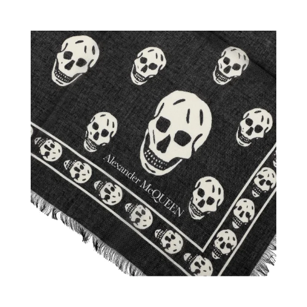 Alexander McQueen Pre-owned Silk scarves Black Dames