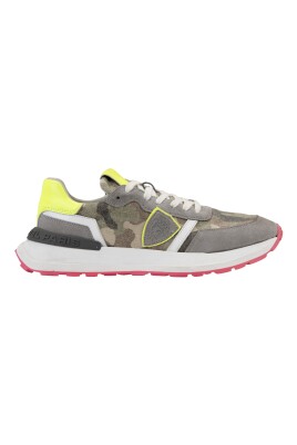 sneakers-femme-style-camouflage-a-lacets