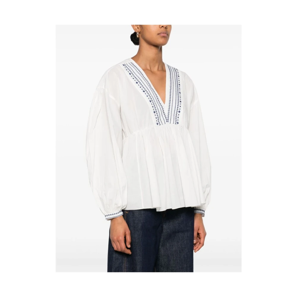 A.p.c. Witte V-hals shirt met geborduurd motief White Dames
