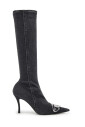 bottes-noires-avec-ovale-en-metal-d