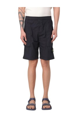 beige-cargo-shorts-med-fickor