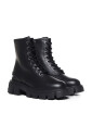 bottes-en-cuir-avec-semelle-en-caoutchouc