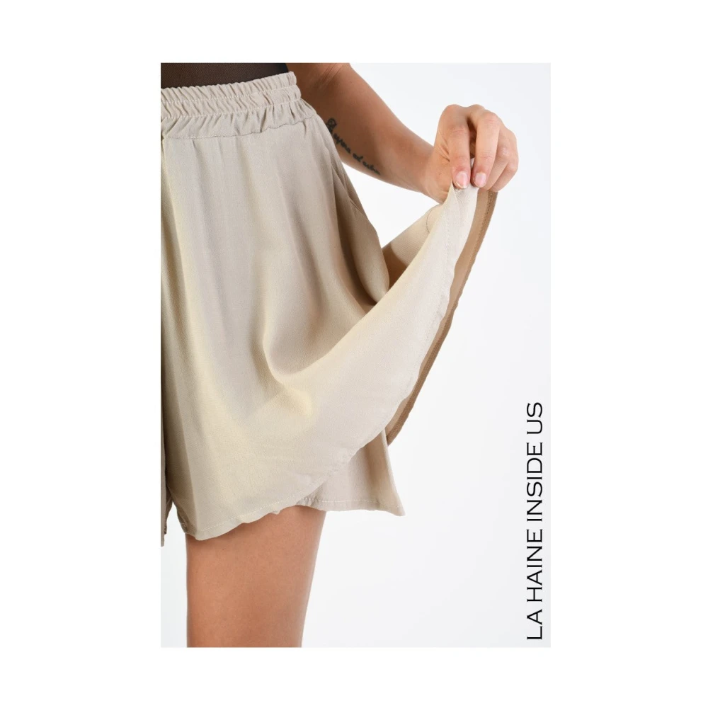 La Haine Inside Us Moderne Stijlvolle Shorts Beige Dames