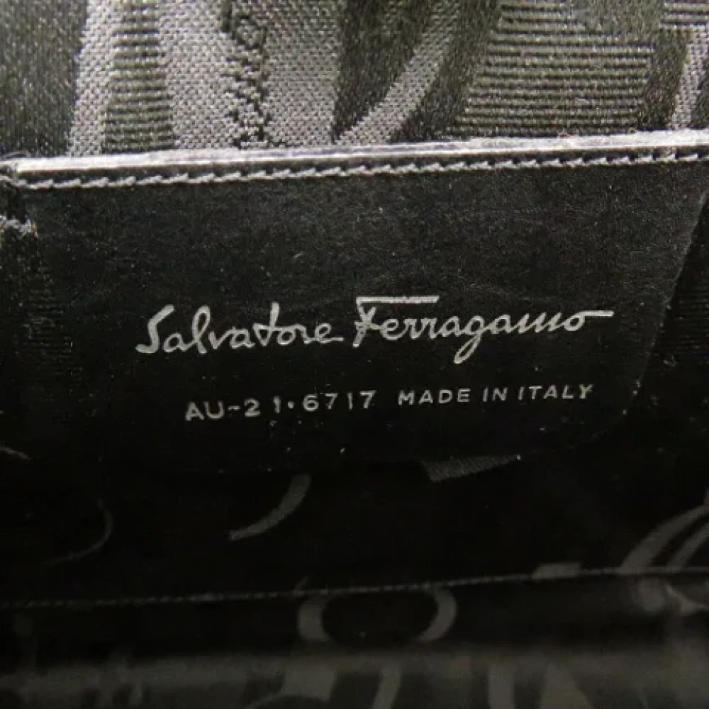 Salvatore Ferragamo Pre-owned Fabric shoulder-bags White Dames