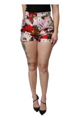 rosa-blommig-hog-midja-hotpants