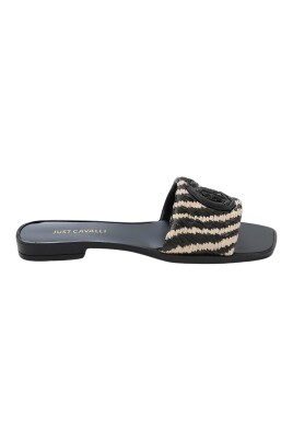 eco-straw-sandal-chic-touch