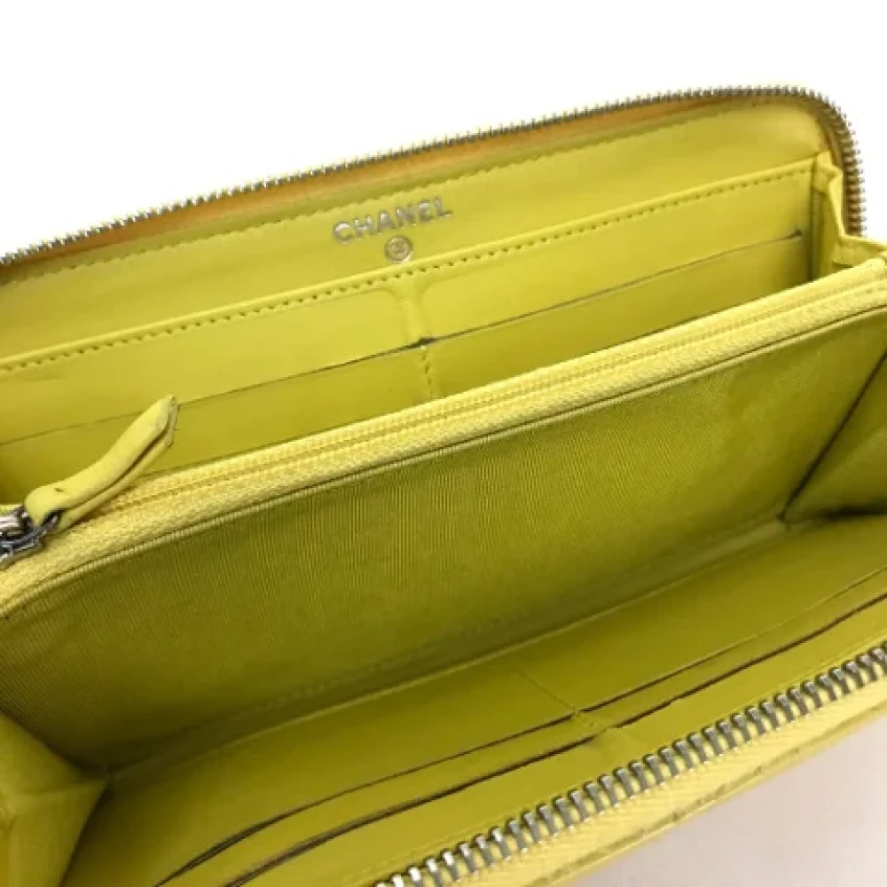 Chanel Vintage Pre-owned Leather wallets Yellow Dames