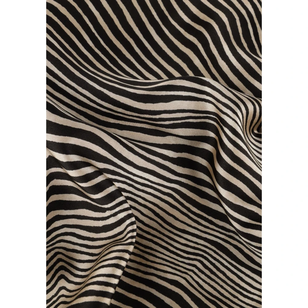 NEO NOIR Drijvende Golf Jurk Black Dames
