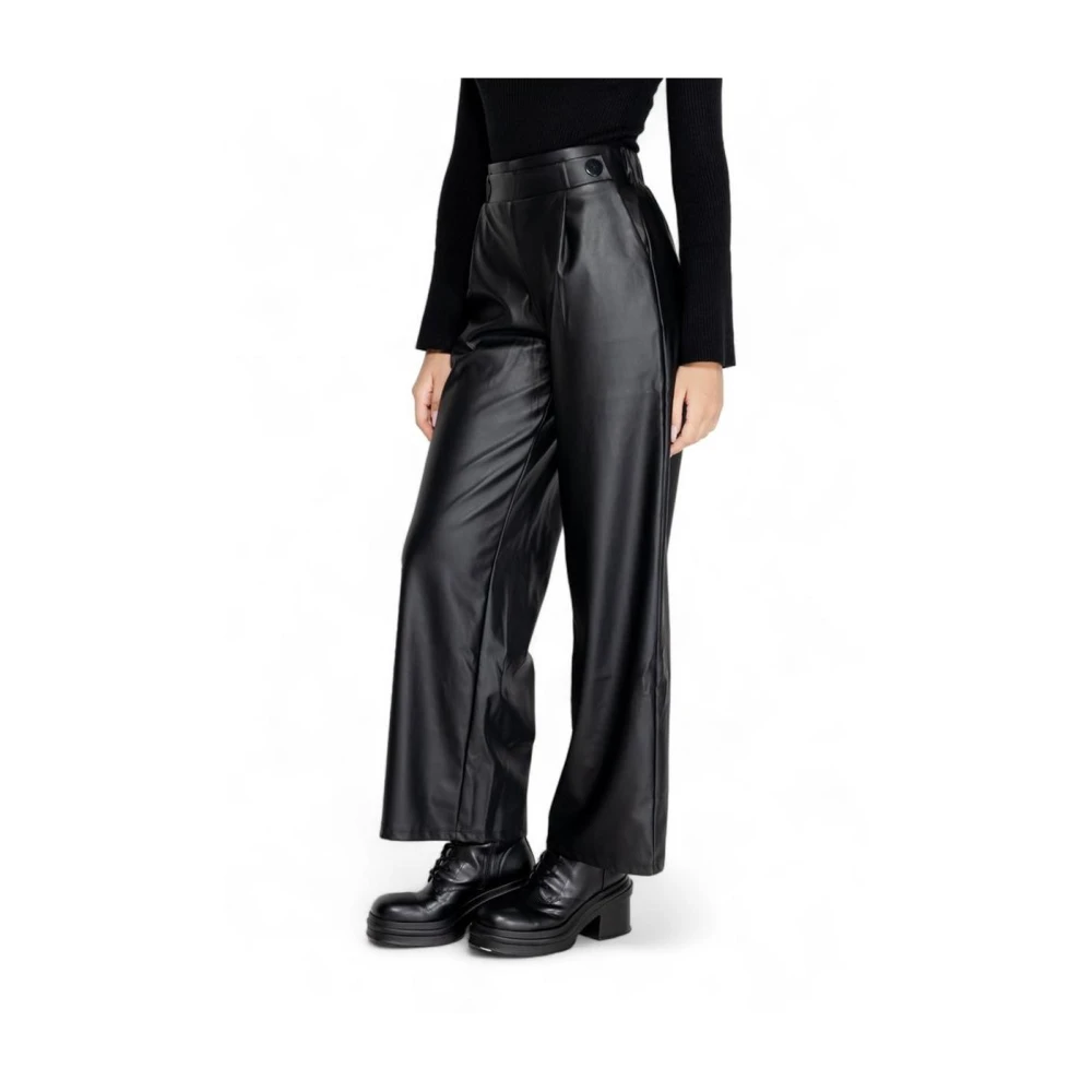 Jacqueline de Yong Zwarte Faux Leren Wijde Pijp Broek Black Dames