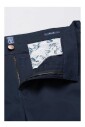 slim-chino-in-bio-katoen-met-microstructuur