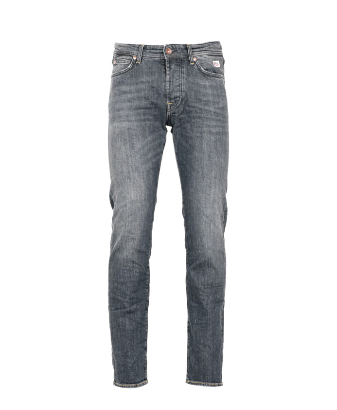 zwarte-denim-jeans-met-contraststiksels