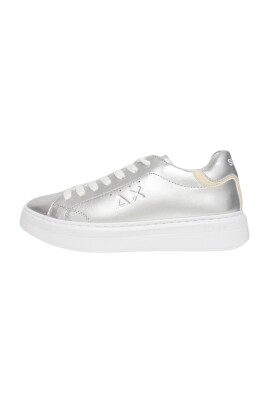 polyester-sneaker