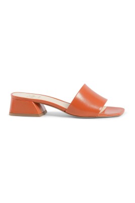 orange-laeder-blokhael-sandal