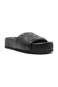 chaussures-noires-avec-semelle-en-caoutchouc-a-cotes