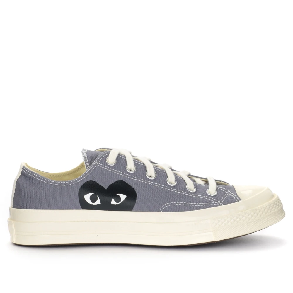 Grå Canvas Låg Sneaker med Svart Hjärta