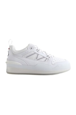 white-low-top-sneakers