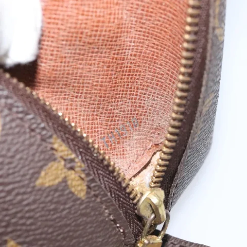 Louis Vuitton Vintage Pre-owned Canvas pouches Brown Dames