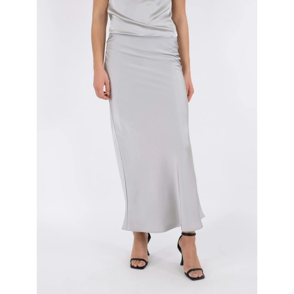 NEO NOIR Flatterende Bias Cut Satijnen Rok Gray Dames