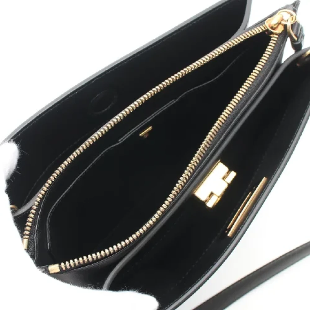 Salvatore Ferragamo Pre-owned Leather shoulder-bags Black Dames