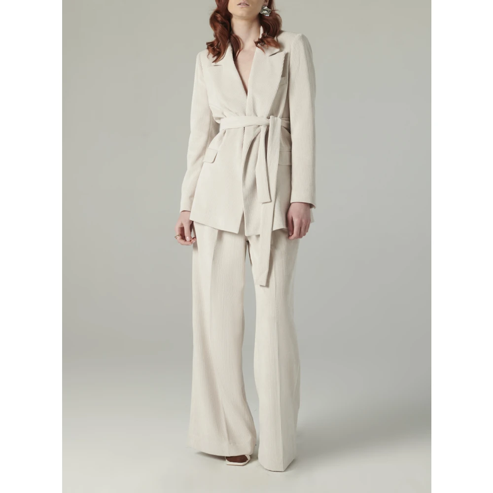 Manila Grace Gebelde Witte Jas White Dames