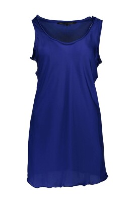 debardeur-bleu-epaules-larges