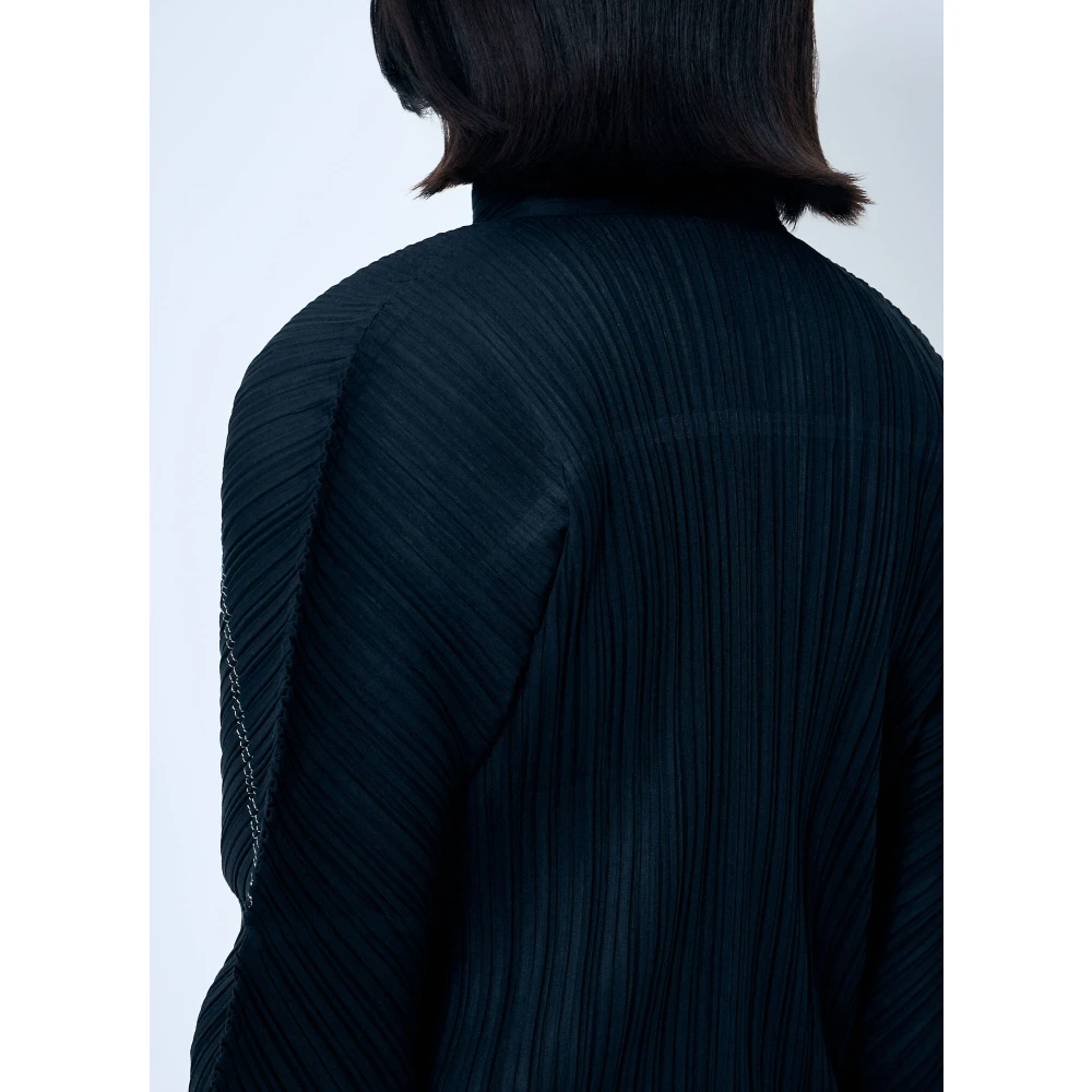Issey Miyake Geplooide Topstitched Overhemd Klassieke Kraag Lange Mouwen Black Dames