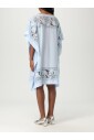 robe-bleue-avec-details-en-dentelle