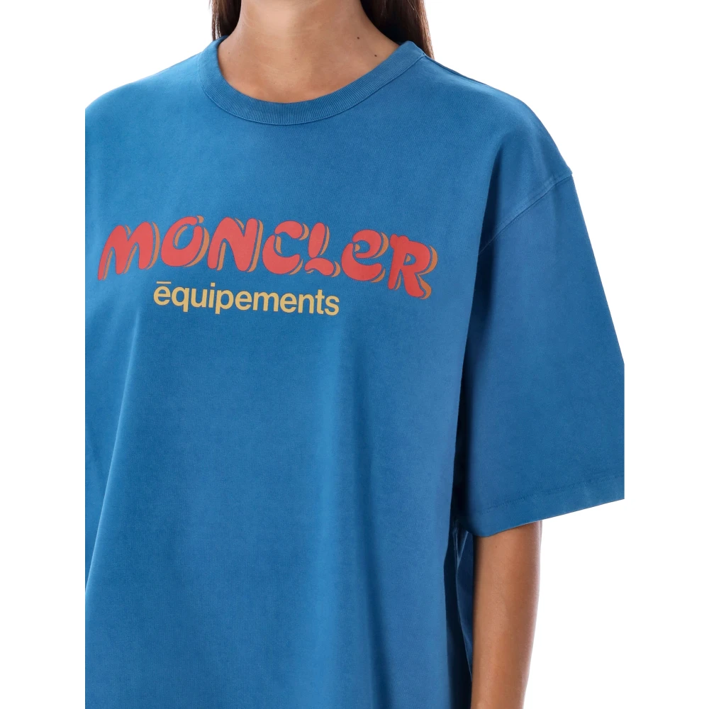 Moncler Stijlvol Logo T-Shirt in Lichtblauw Blue Dames