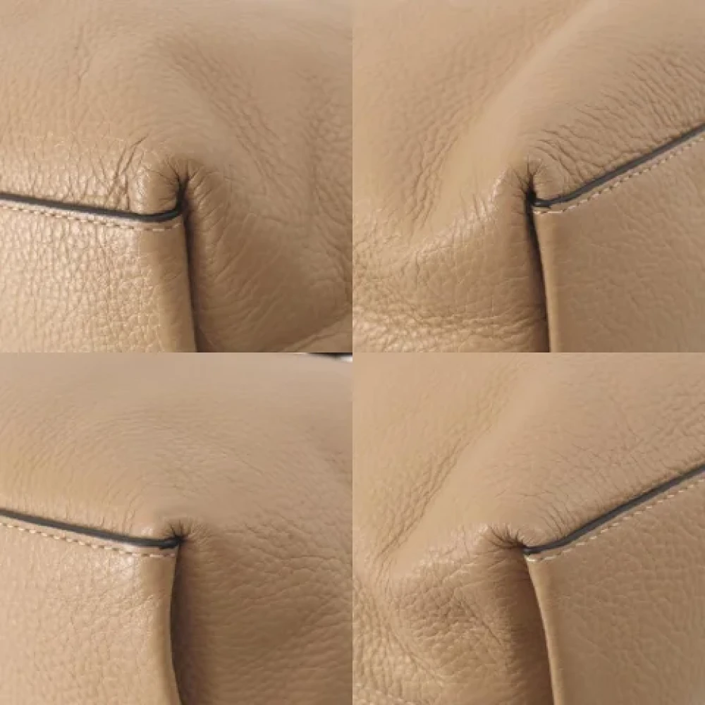 Coach Pre-owned Leather handbags Beige Dames